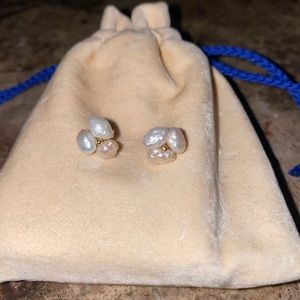 Pearl gold earrings